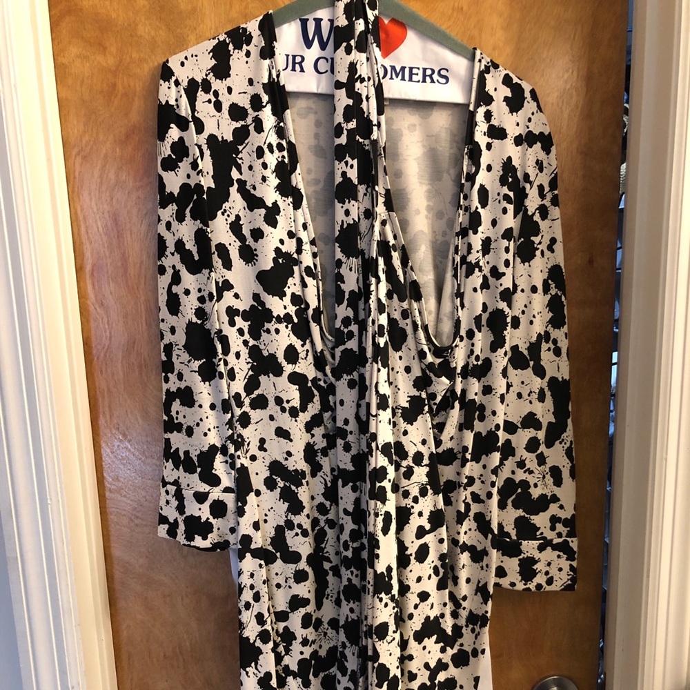 DVF vintage size 8 wrap dress!